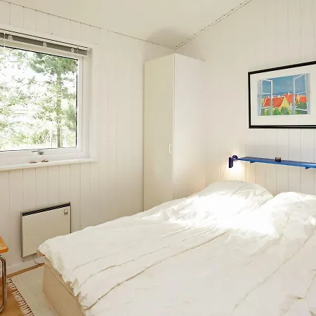 Three-bedroom Holiday In 6 * Thyholm