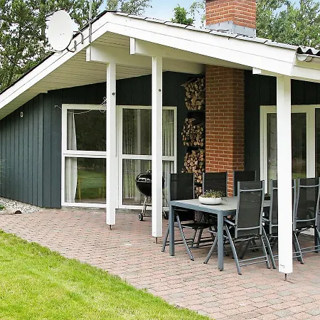 Three-bedroom Holiday In 6