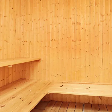 Three-bedroom Holiday In 6 *