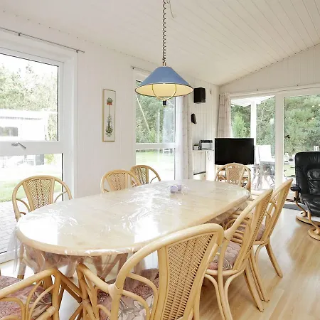 Three-bedroom Holiday In 6 *